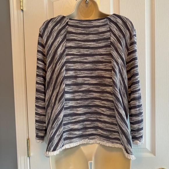 BUY 2 ITEMS GET 1 FREE - Chico’s White Heather and Blue Striped Fringed Top Sz L - Picture 5 of 6